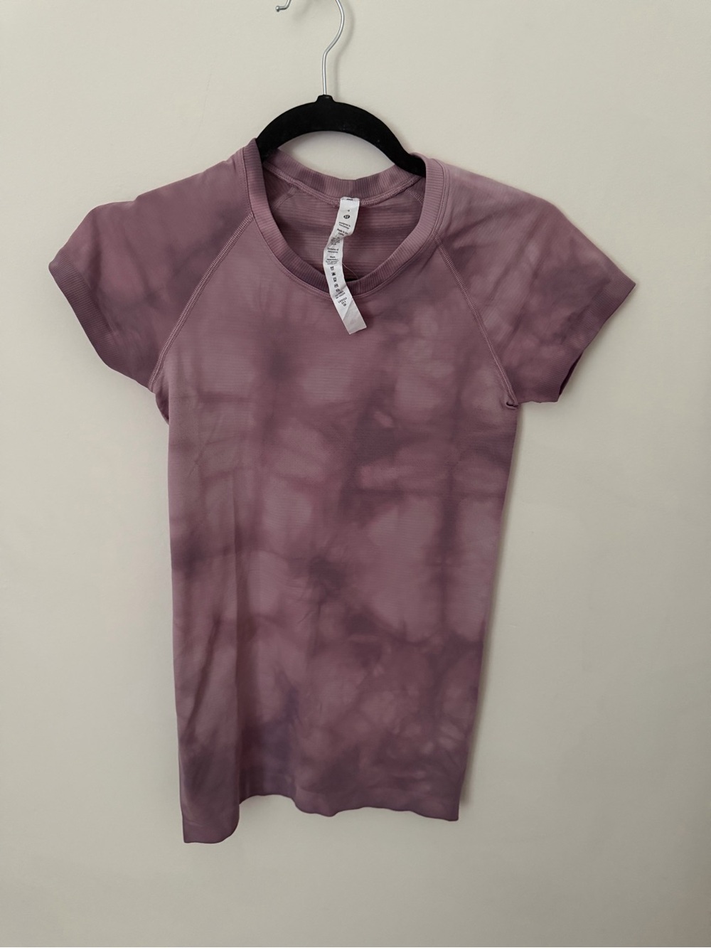 lululemon athletica Mauve Tie-Dye Short Sleeve Tee